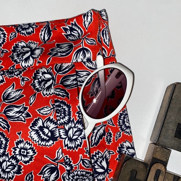 J. CREW Woman’s Stretch Floral Print Shorts - Picture 3 of 8